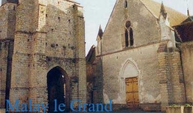 Église_de_Malay-le-Grand,_Yonne,_France_-_200908302.jpg